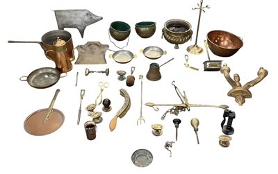 Lot 470 - A quantity of assorted metalware including...