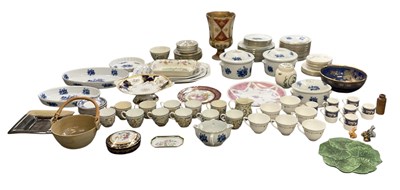 Lot 553 - A large quantity of assorted sundry ceramics,...