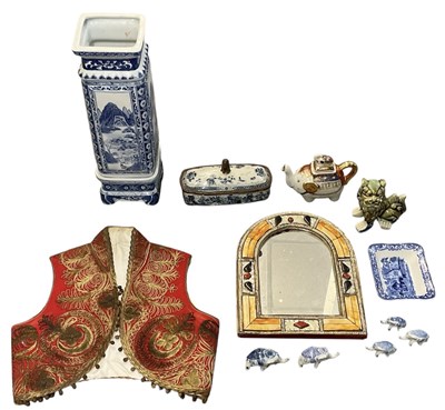 Lot 1072 - A large modern Chinese blue and white vase on...