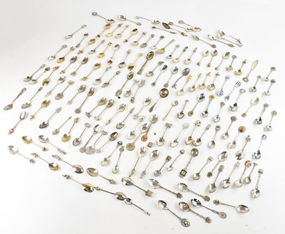 Lot 192 - A large group of collectors' teaspoons,...