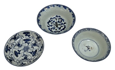 Lot 1055 - A 19th century Chinese blue and white...