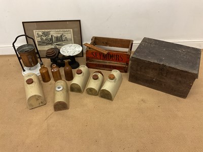 Lot 183 - A quantity of collectors' items, to include a...