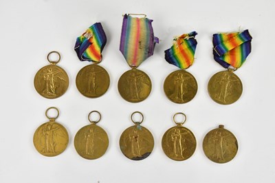 Lot 1256 - Ten WWI Victory Medals comprising medals...