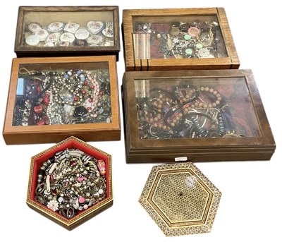Lot 1331 - Four early 20th century tabletop display...