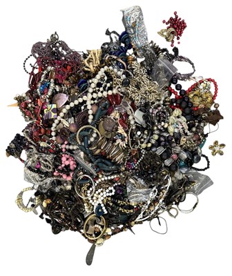 Lot 1343 - A large quantity of assorted costume jewellery...