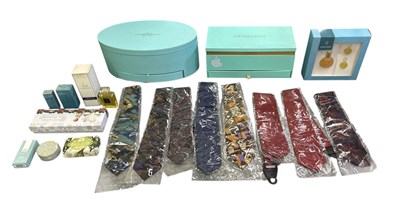 Lot 467 - A quantity of toiletries, soap and scents,...