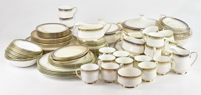 Lot 1758 - ROYAL ALBERT; a 'Kensington' pattern part...