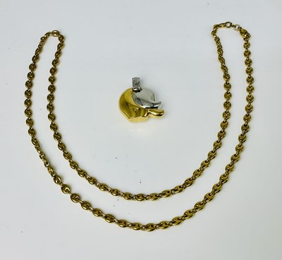 Lot 585 - A 9ct yellow gold fancy link chain, length...