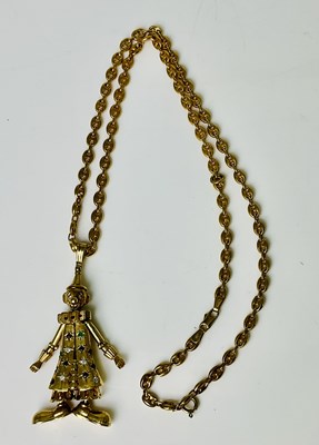 Lot 594 - A novelty 9ct yellow gold clown pendant, the...
