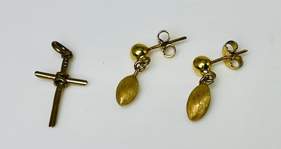 Lot 604 - A pair of 18ct yellow gold earrings, combined...