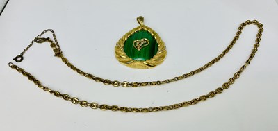 Lot 621 - An 18ct yellow gold diamond set malachite...