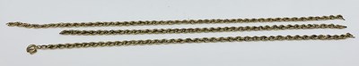 Lot 622 - A broken 9ct yellow gold rope twist chain,...