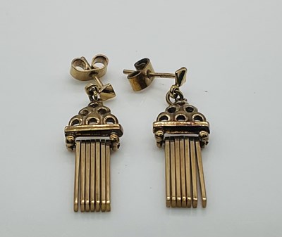 Lot 625 - A pair of 9ct yellow gold tassel drop earrings,...