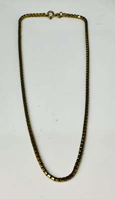 Lot 659 - A 9ct yellow gold box link chain, length 44cm,...