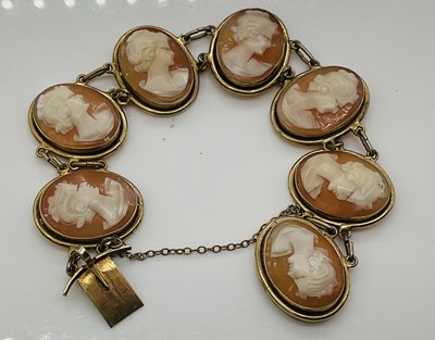 Lot 660 - A cameo bracelet set in yellow metal, with...