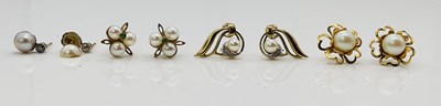 Lot 709 - Four pairs of 9ct gold and yellow metal pearl...