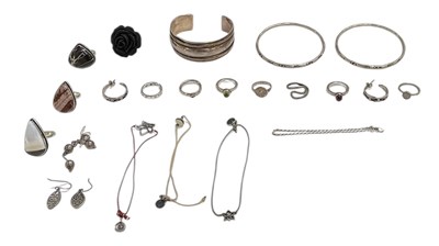 Lot 1336 - A quantity of 925 silver and white metal...