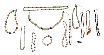 Lot 1340 - A quantity of assorted vintage costume...