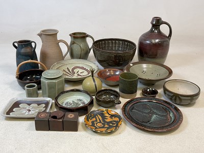Lot 386 - A group of studio ceramics including a David...