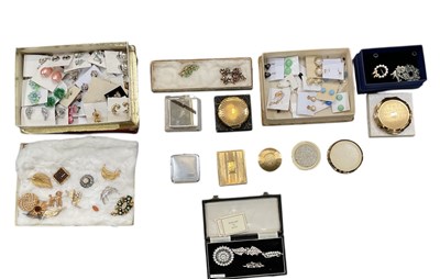 Lot 1313 - A large quantity of assorted costume jewellery...