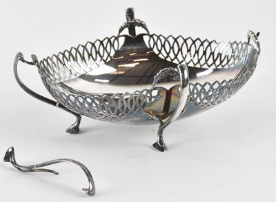 Lot 1137 - WALKER & HALL; an Edward VII hallmarked silver...