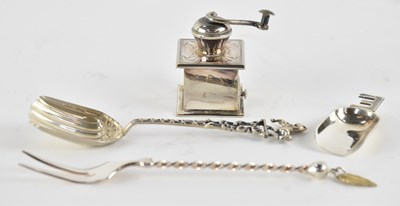 Lot 1142 - An 835 grade silver condiment spoon, with...
