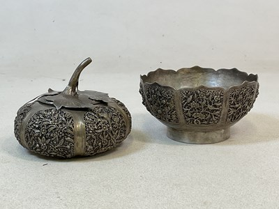Lot 34 - A Chinese double walled footed bowl, decorated...