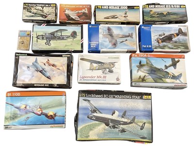 Lot 500 - Twelve assorted scale model kits of planes,...