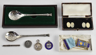 Lot 1330 - Various items of silver jewellery and silver...