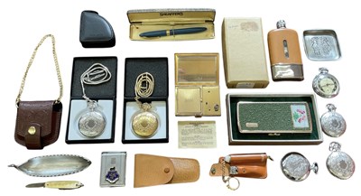 Lot 1346 - A group of various mixed collectables...