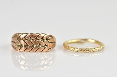 Lot 2577 - A 9ct yellow gold dress ring, size O, gross...