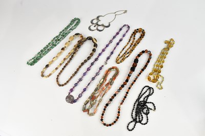 Lot 1068 - A small collection of assorted costume...