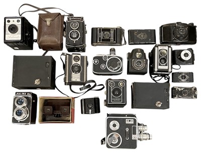 Lot 382 - A collection of thirteen assorted box cameras,...
