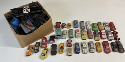 Lot 113 - SCALEXTRIC; a quantity of track and...