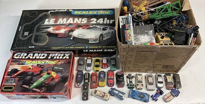 Lot 124 - SCALEXTRIC; a quantity of track, accessories...