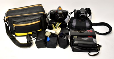Lot 349 - Various cameras to include a Nikon Coolpix...