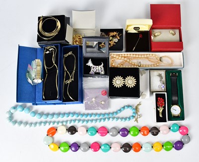 Lot 1360 - A quantity of vintage costume jewellery, to...