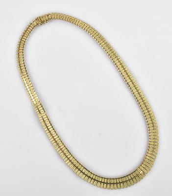 Lot 2053 - A 9ct yellow gold pipe collar, length 410mm,...