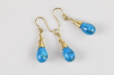 Lot 1044 - A 9ct yellow gold mounted three piece suite of...