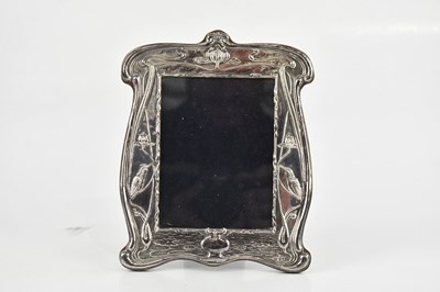 Lot 522 - RAY HALL; an Elizabeth II hallmarked silver...