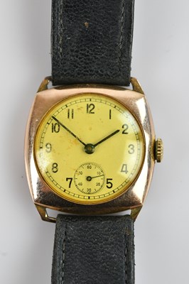 Lot 526 - A gentleman's yellow metal cased trench style...