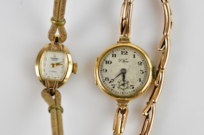 Lot 537 - A 9ct yellow gold lady's wristwatch, the dial...