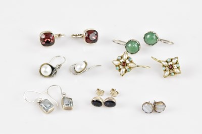 Lot 1015 - A pair of Edwardian sterling silver mother of...