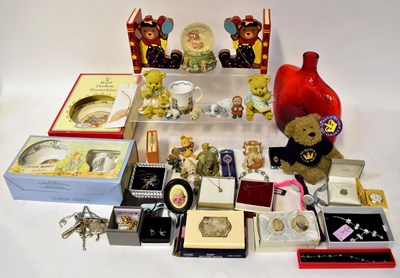 Lot 317 - A mixed lot of costume jewellery including a...