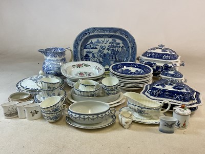 Lot 432 - A quantity of ceramics, including Royal...