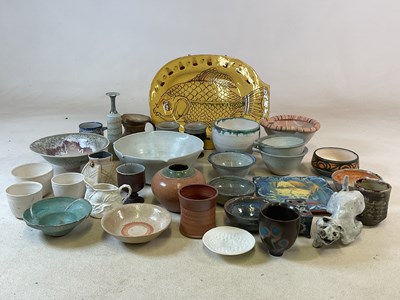 Lot 441 - A quantity of studio pottery, including...