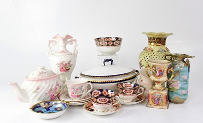 Lot 257 - A quantity of ceramics to include various part...