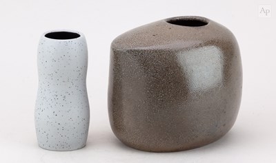 Lot 626 - RUTH KING (born 1955); a salt glazed barge pot,...