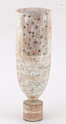 Lot 606 - ROBIN WELCH (1936-2019); a slender stoneware...
