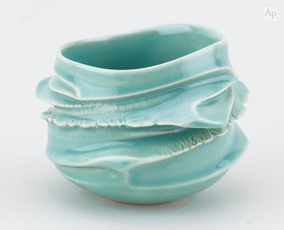 Lot 195 - ASATO IKEDA (born 1979); a porcelain guinomi...
